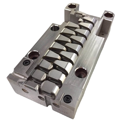Латунный CNC CNC подвергая механической обработке затвердетый частями подвергал части механической обработке металла для механической автоматизации