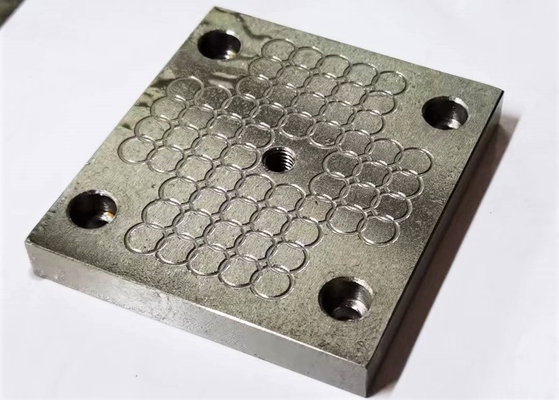 CNC частей CNC P20 NAK80 филируя подвергая пластиковые части механической обработке согласовывая дизайн или образцы